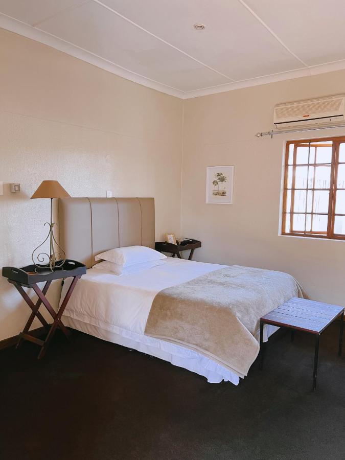 Ebony Lodge Umtata Exterior photo